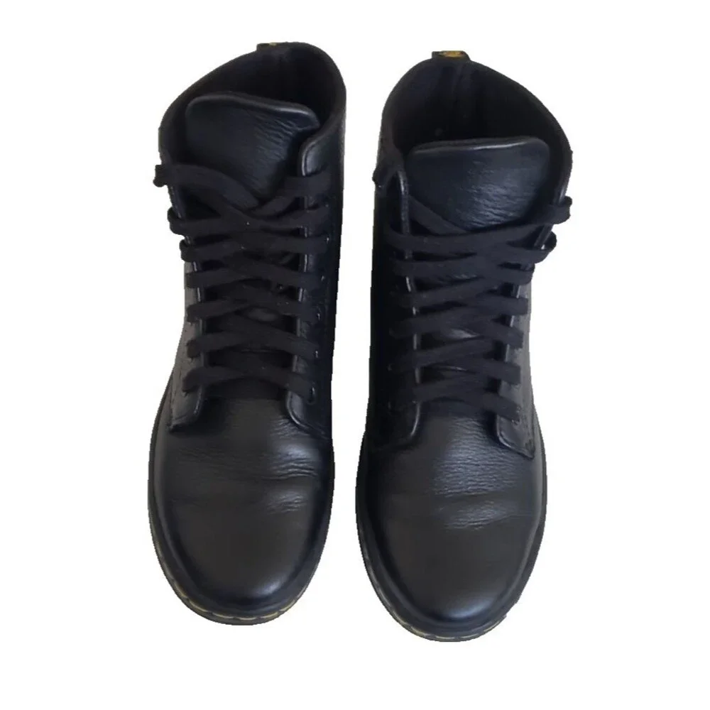 Dr. Martens Women's Leyton Ankle Boot Soft Black Leather Size 5 Air Wair 7 Eye